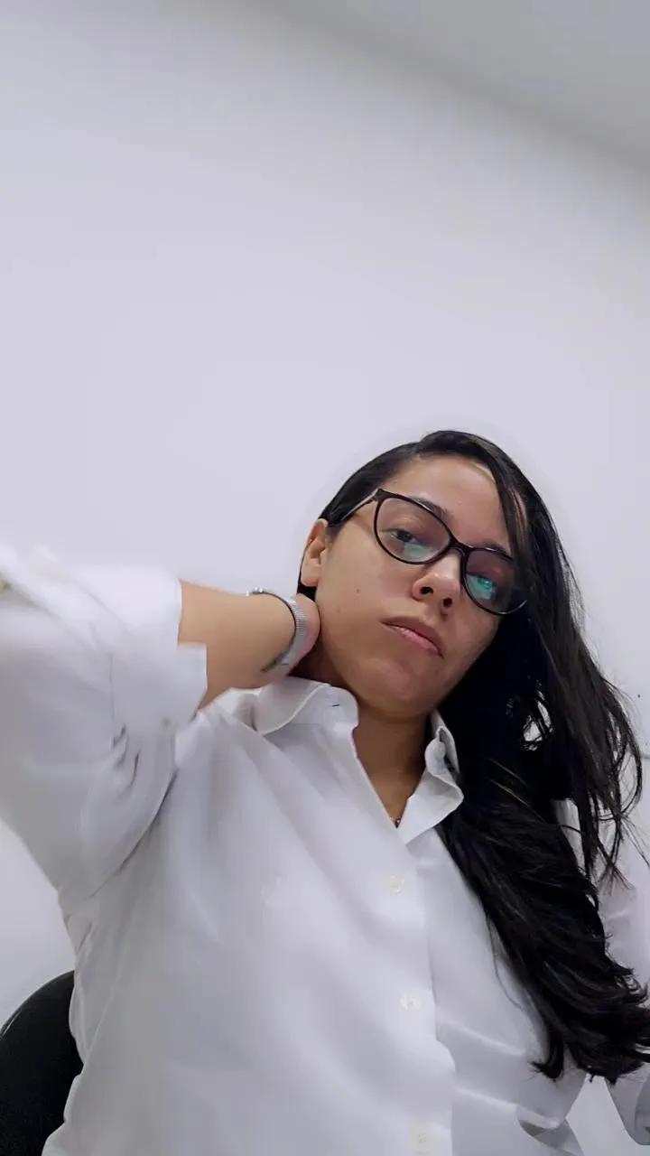 LollaBunny26 — Freechat on Cam4