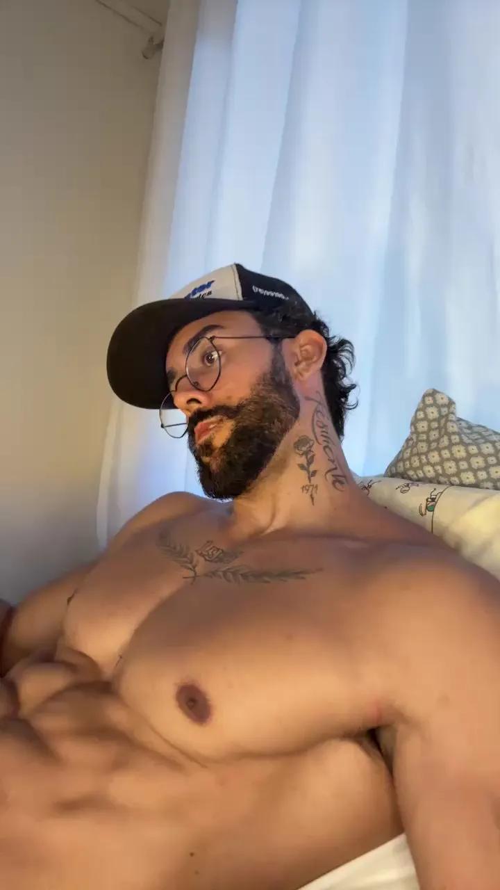 Lovebigfit on Cam4