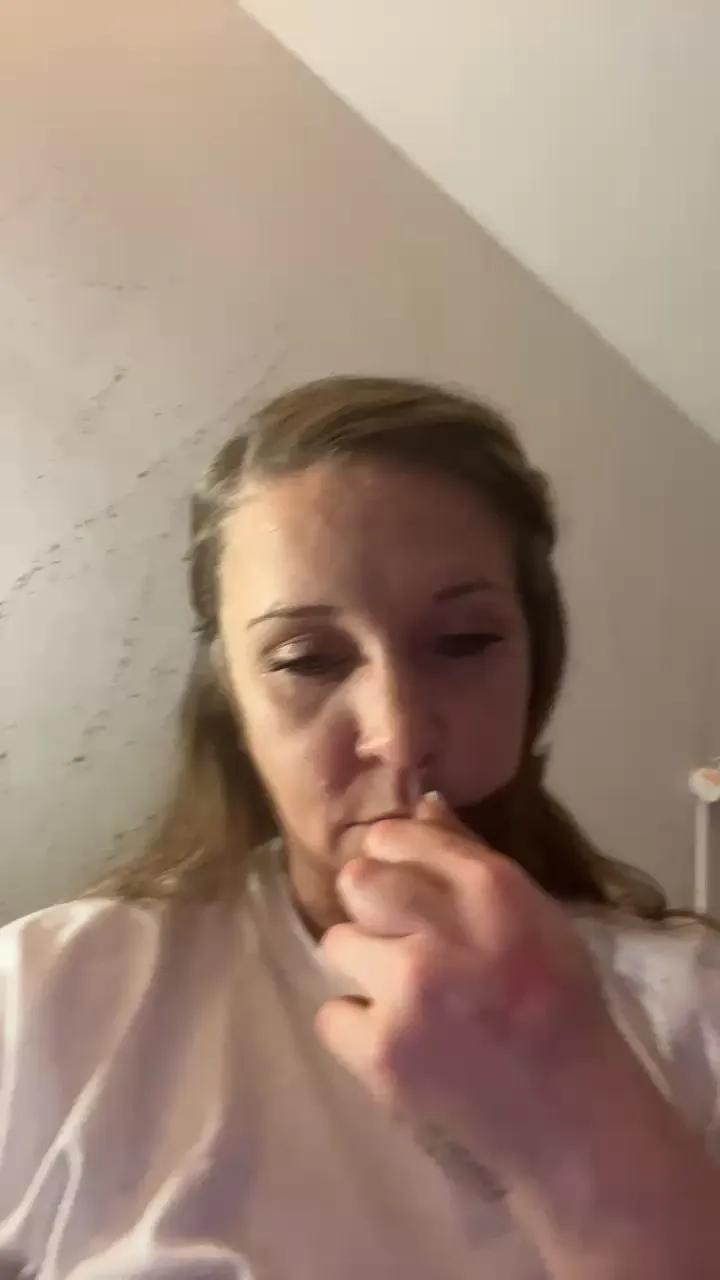 lovelie420 — Freechat on Cam4