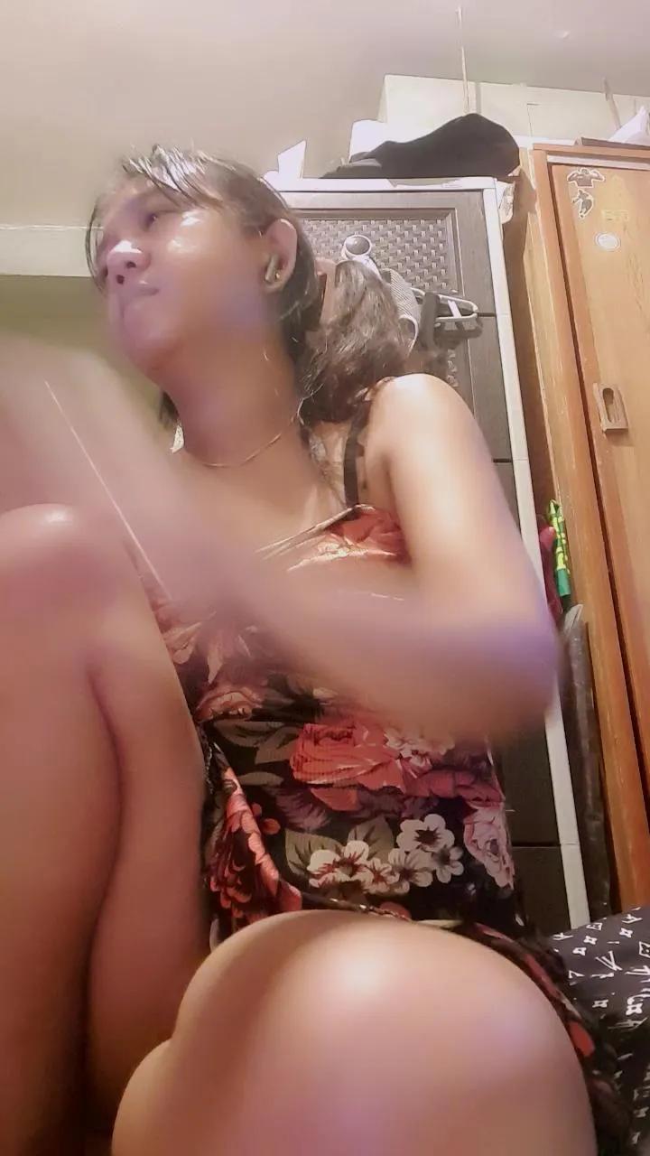 LovelyCLINT — Freechat on Cam4