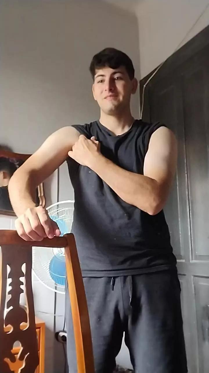 Lucas_Pink1 on Cam4 