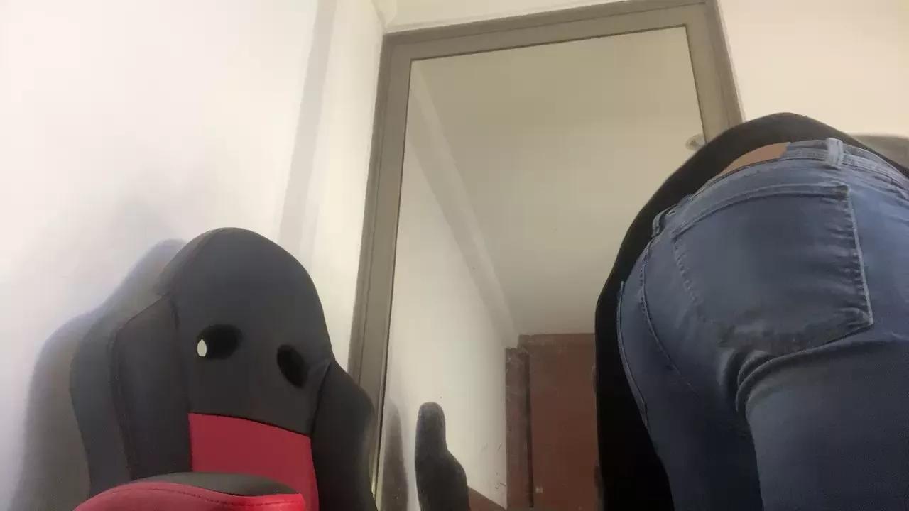 Offline Lucasflexthis_1 on Cam4