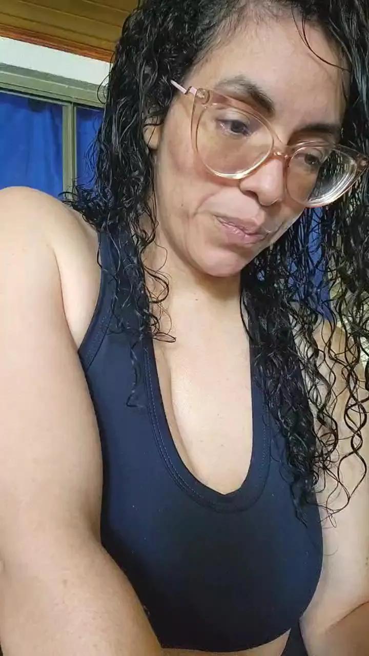 Lucci_Lovee on Cam4 