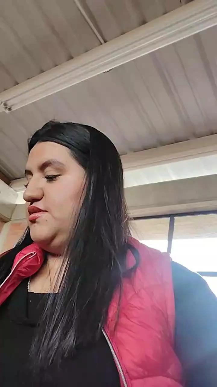 Offline luci225 on Cam4