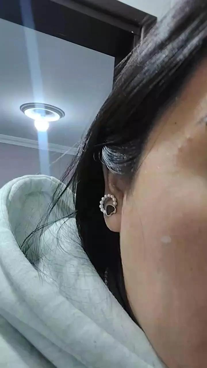 Offline luci225 on Cam4