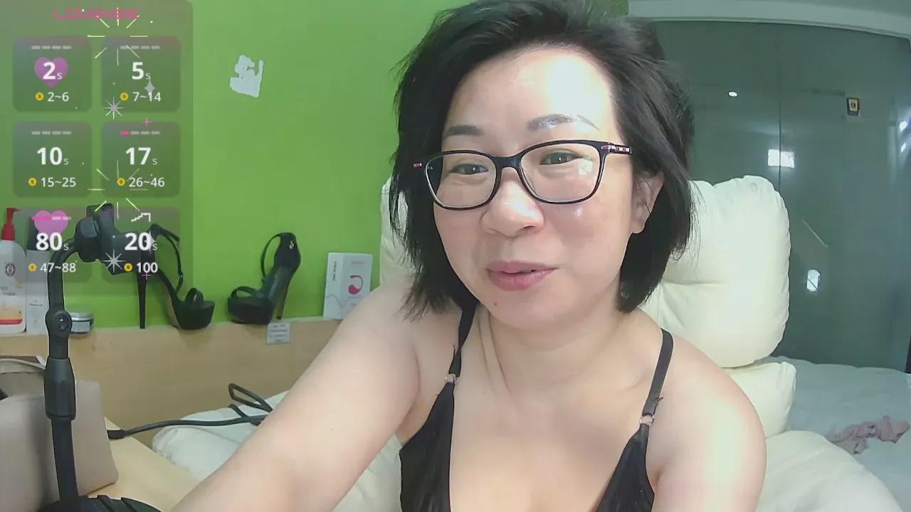 LucianaME on Cam4 