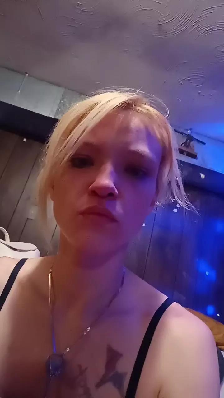 LuciiLuv on Cam4 