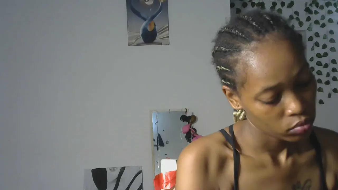 Lucky_n_Shyshy —  #feet #squirt #C2C #spanking #cute