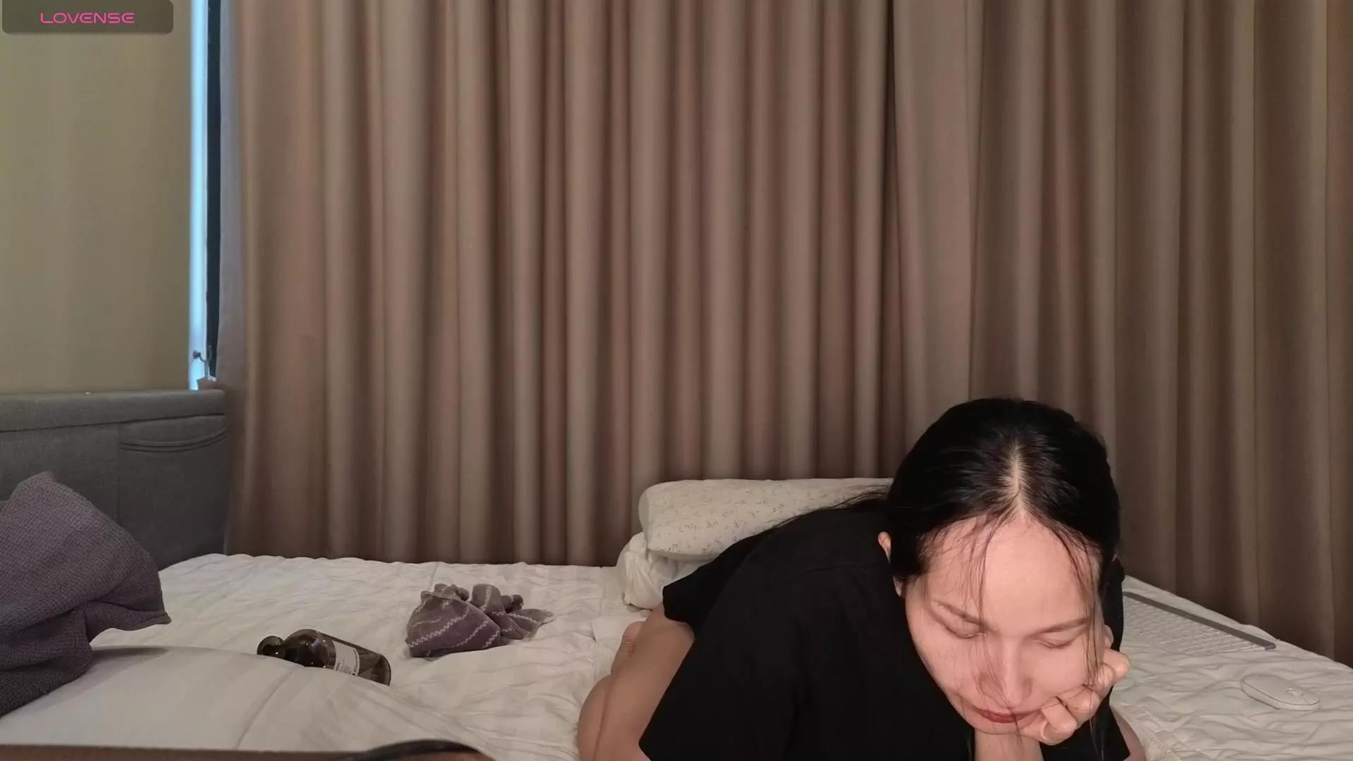 LucyNutyX on Cam4 