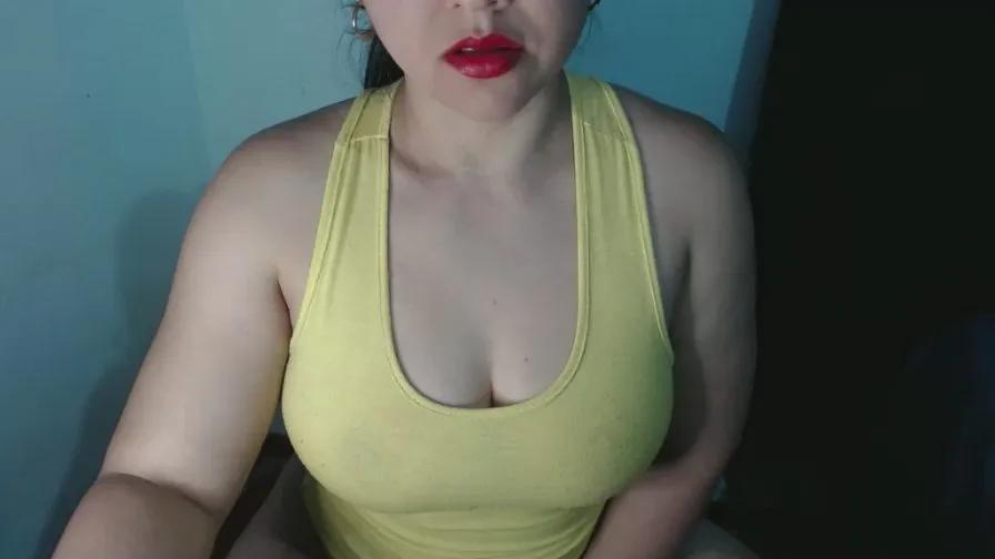 lul_love_baum23 on Cam4 