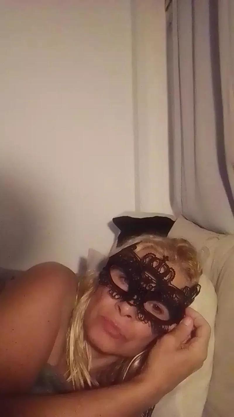 luli70hot on Cam4 