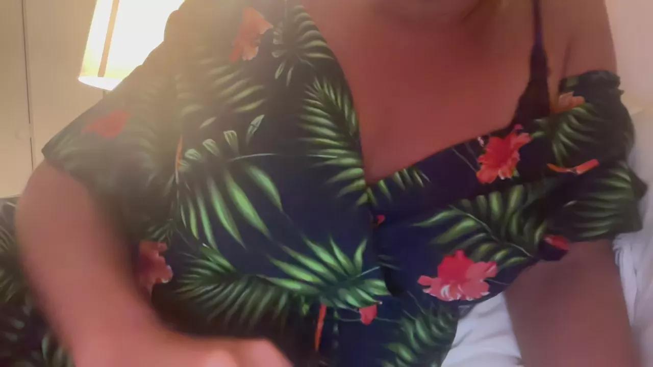 Offline Lulucucu222 on Cam4