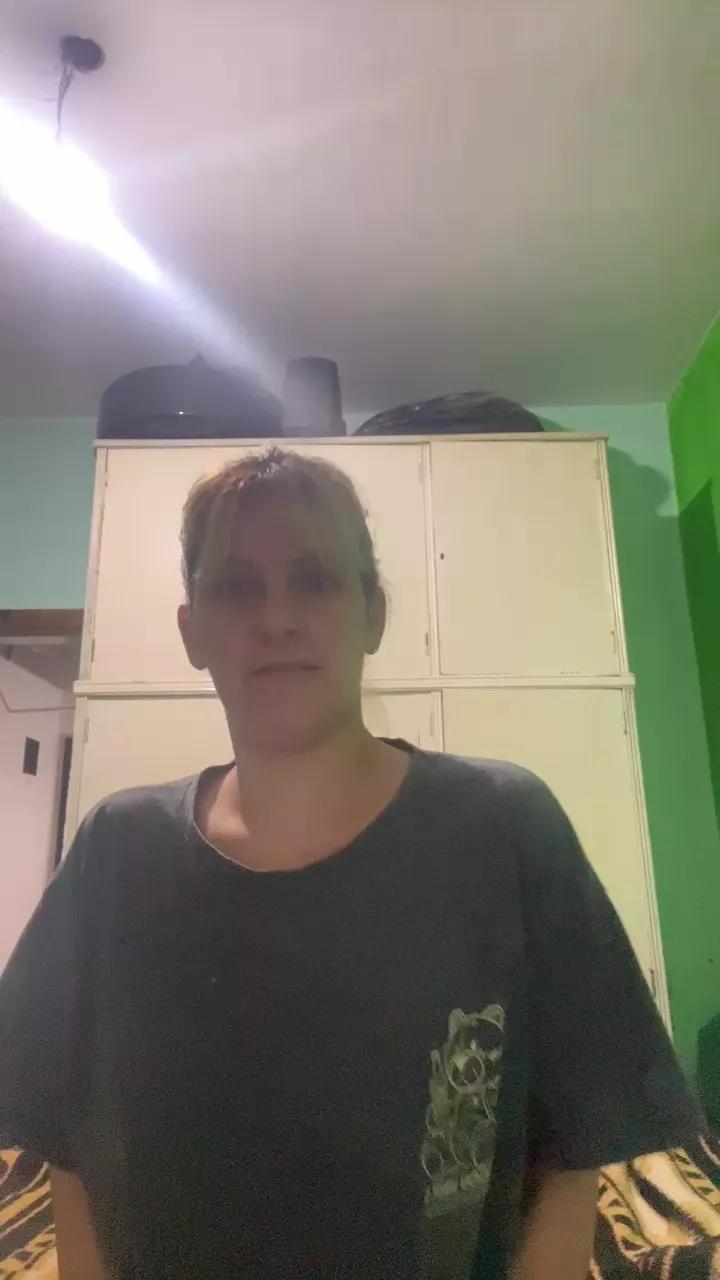 Offline lulys_xxx on Cam4
