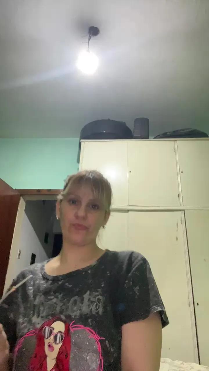 Offline lulys_xxx on Cam4
