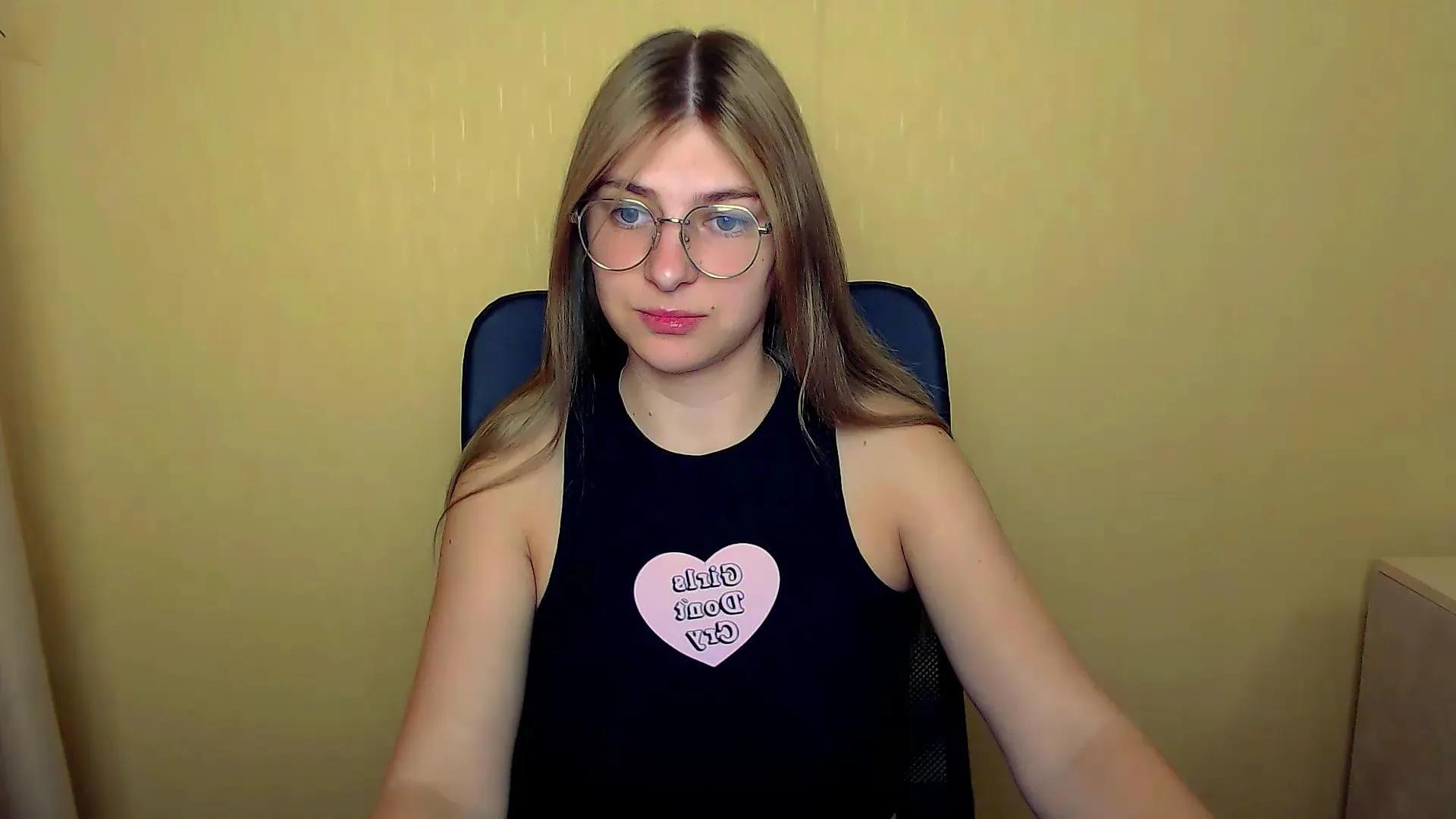 Offline Luna_Lush_ on Cam4