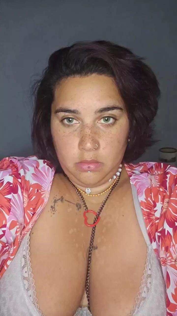 Luna_wp4 on Cam4 