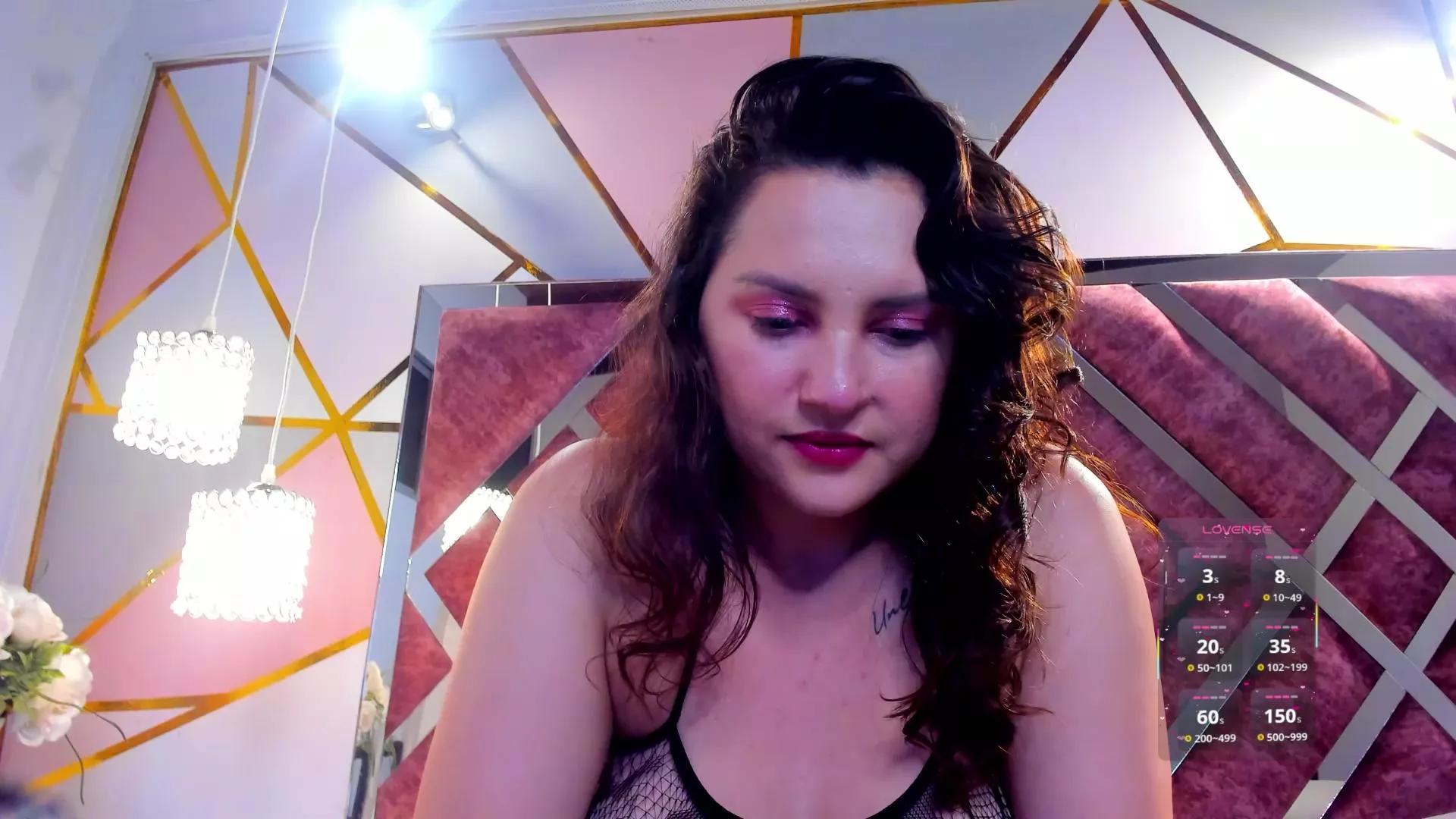 LunaPleasure on Cam4 