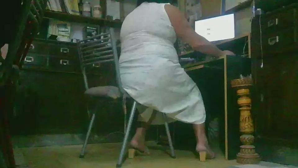 Offline LunaTravsumi on Cam4