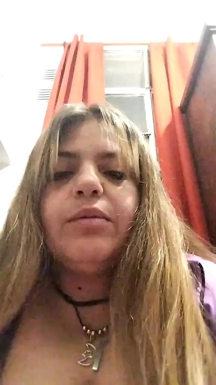 LunitaCurvy — Freechat on Cam4