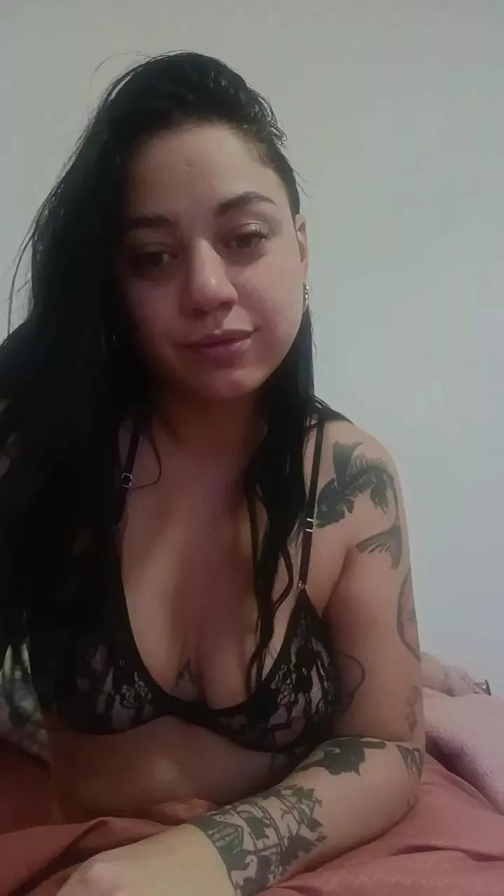 Luulii_loove on Cam4 