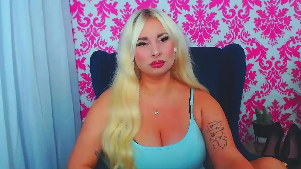 Offline LuxuriaBabe on Cam4