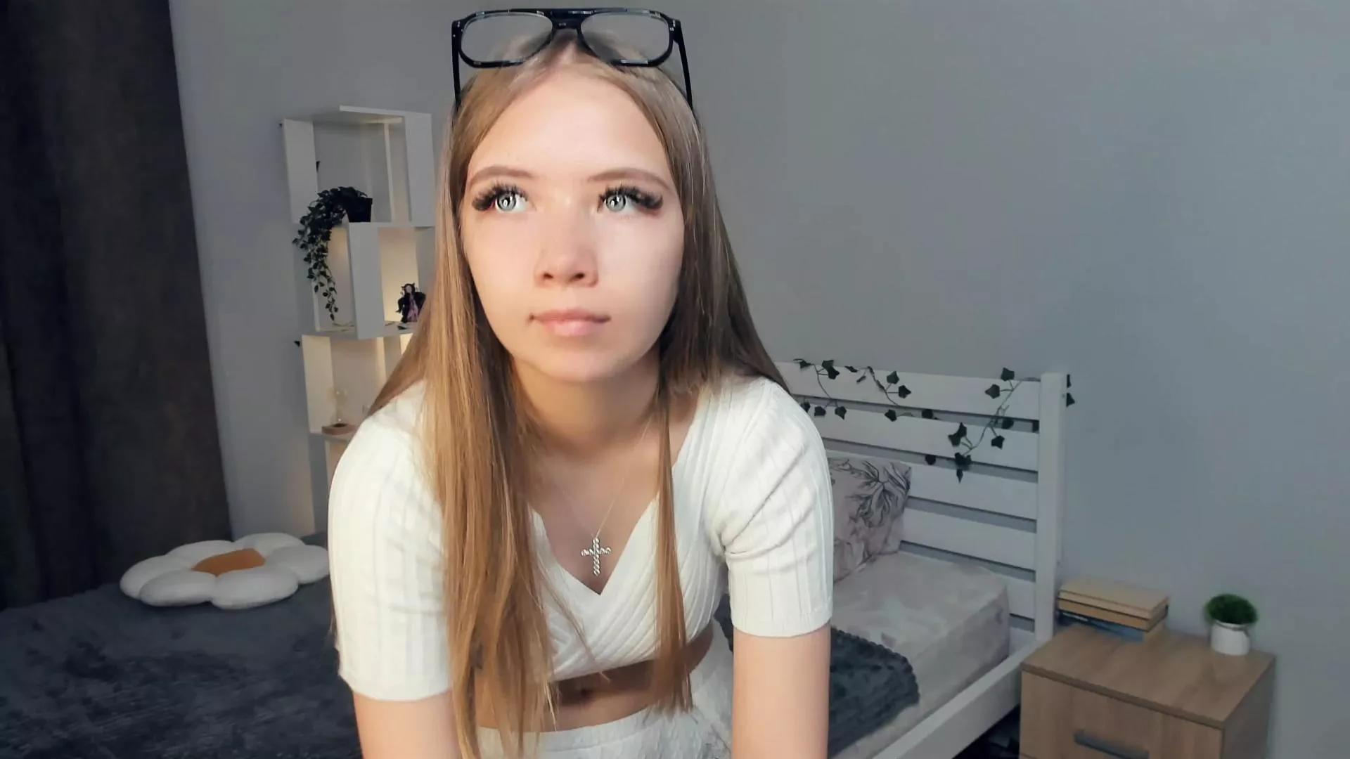 LynBinford on Cam4 