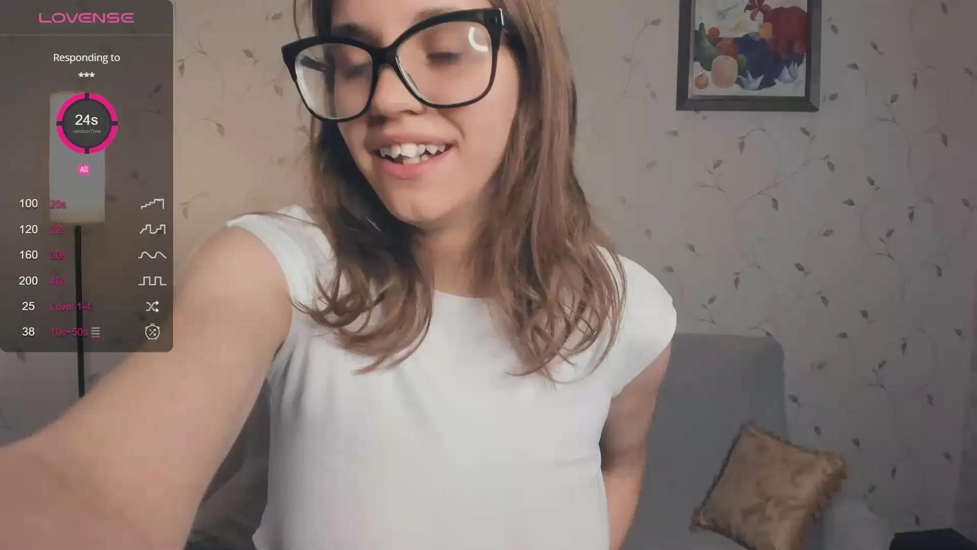 LynneCrust on Cam4 