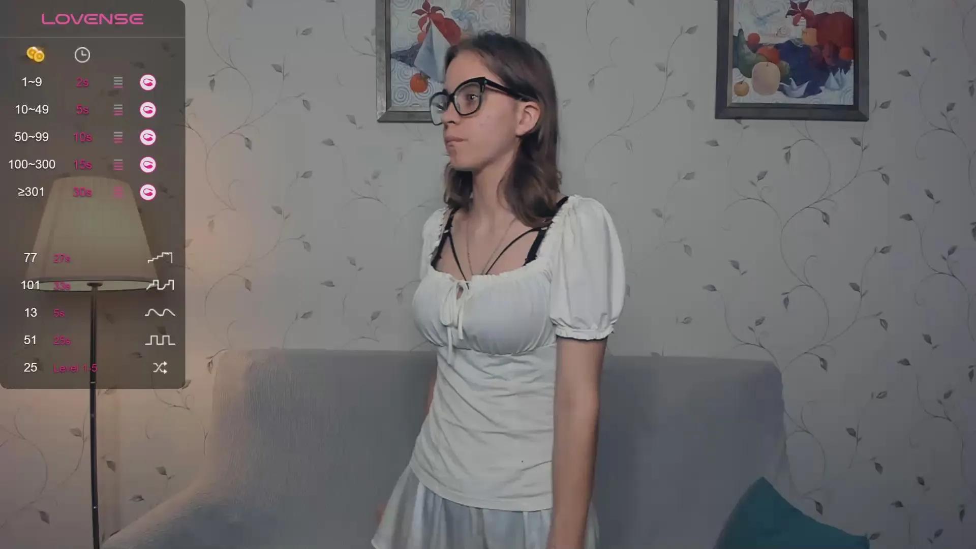 LynneCrust on Cam4 