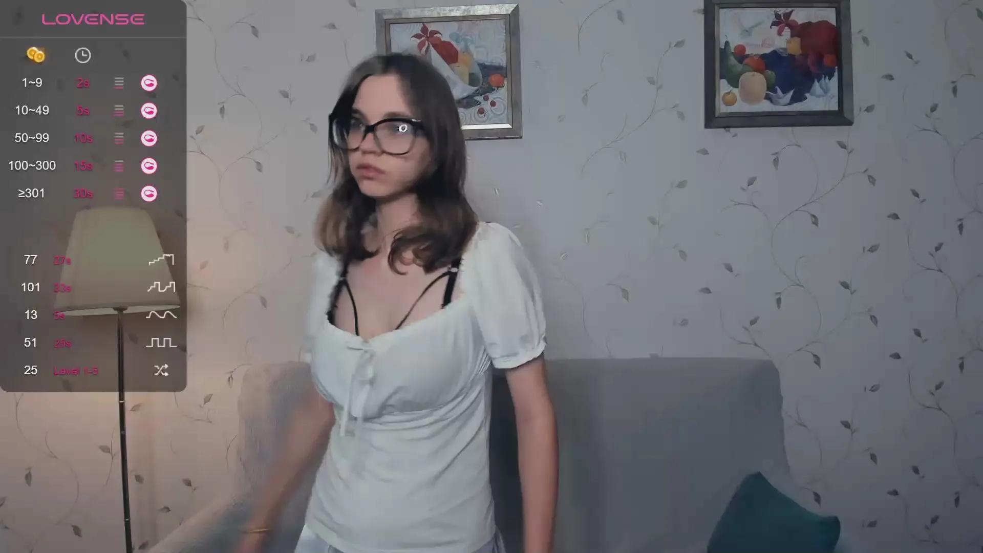 LynneCrust on Cam4 