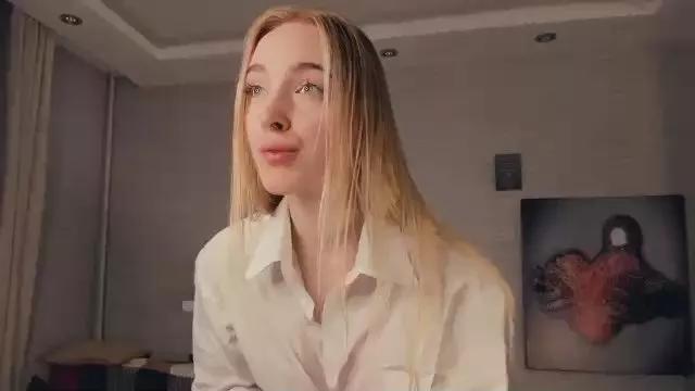 LynneHalloway on Cam4 