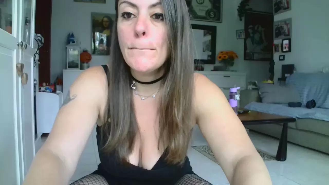 lyv80 on Cam4 