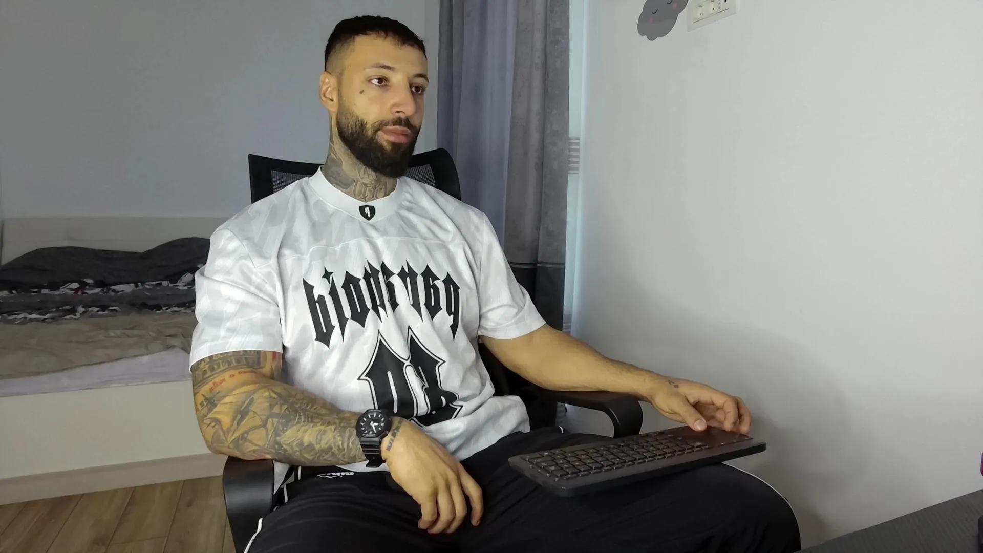 MaculineGuy69 — Freechat on Cam4