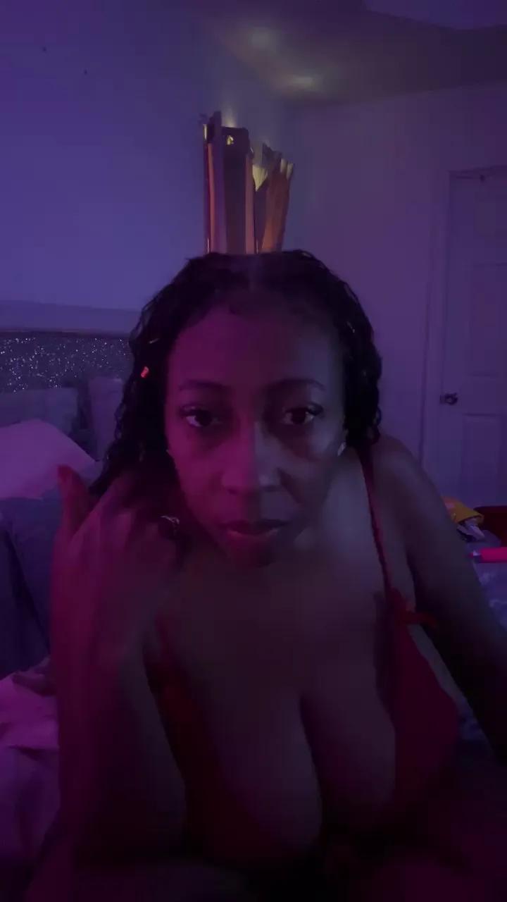 Madam_Glam on Cam4 