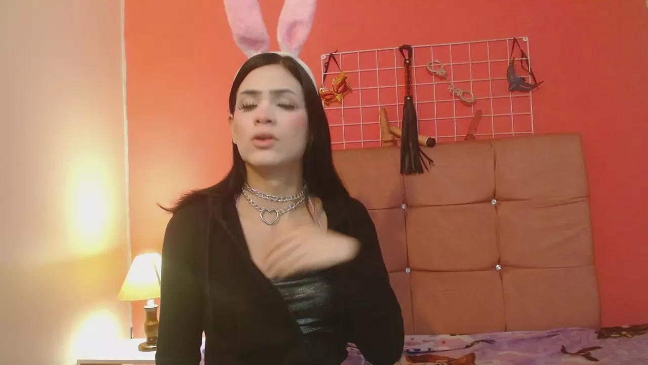 maddiison303av on Cam4 