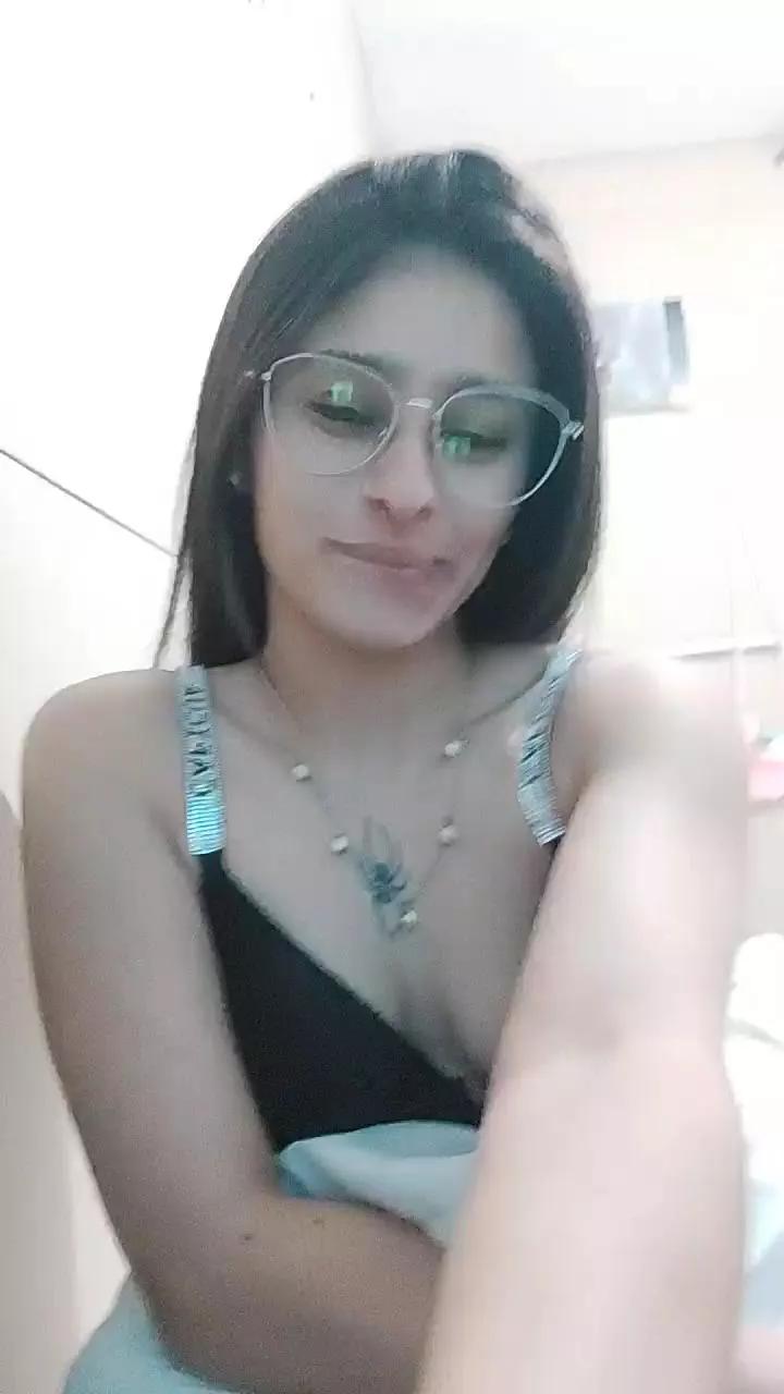 Maddydoll on Cam4 