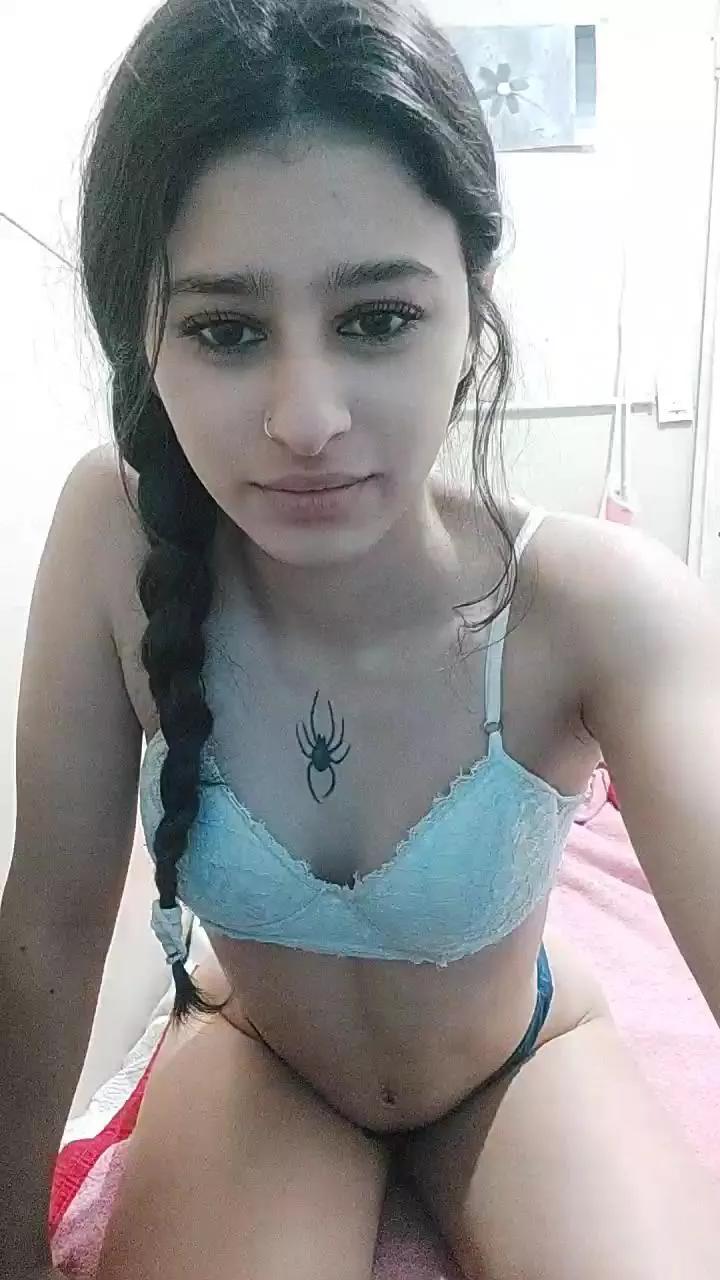 Maddydoll on Cam4 