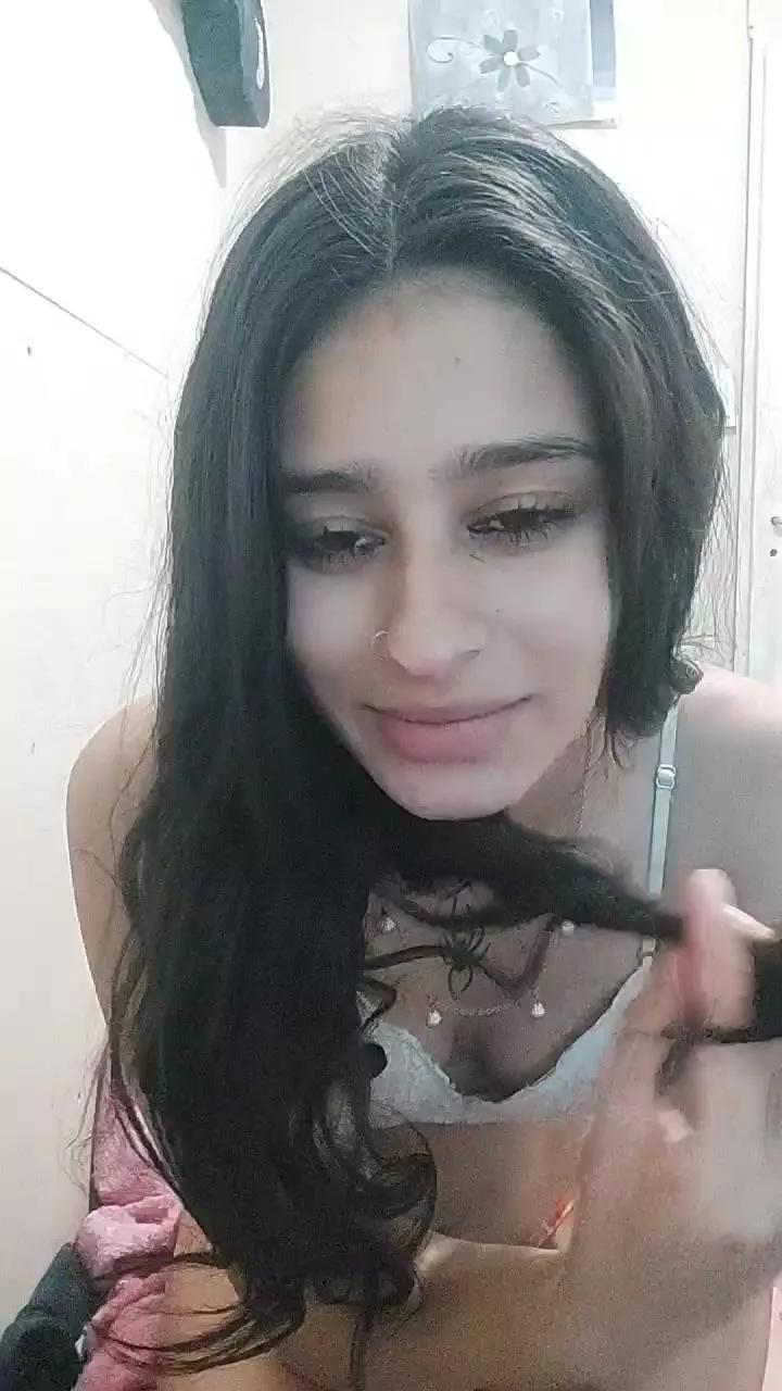 Maddydoll on Cam4 