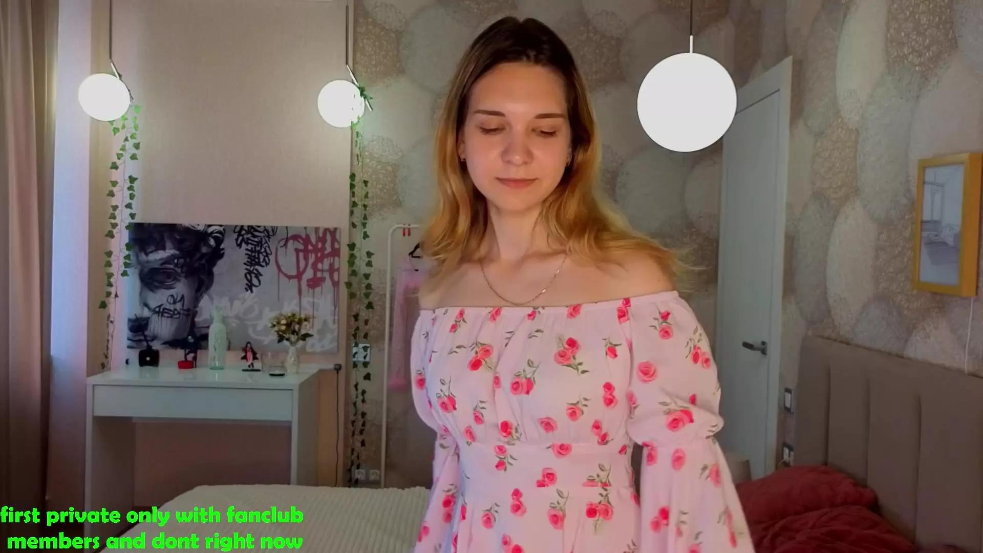 MaeAlison on Cam4 