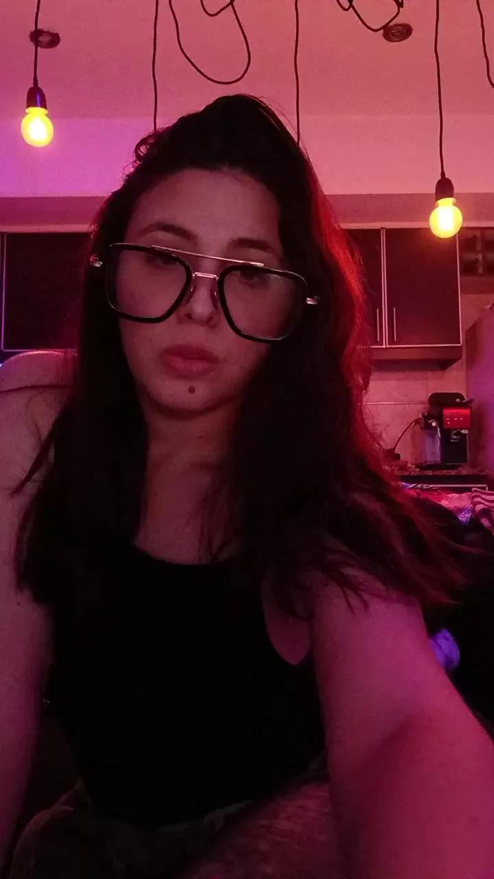 Offline maipi2 on Cam4