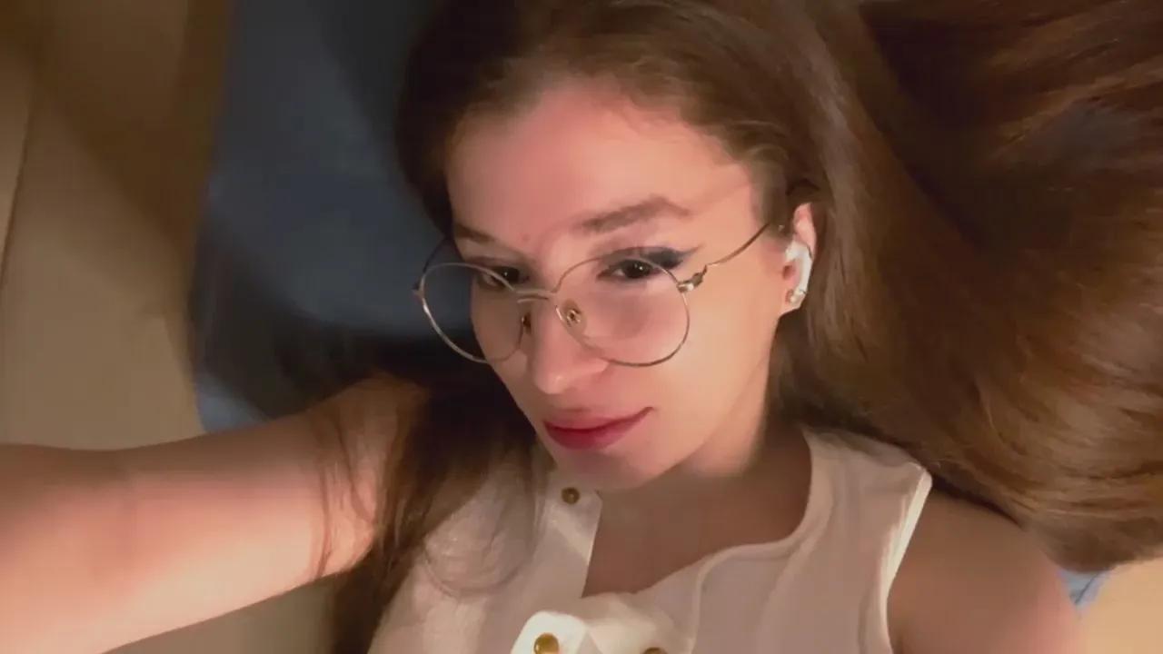 Offline MarniSeybert on Cam4