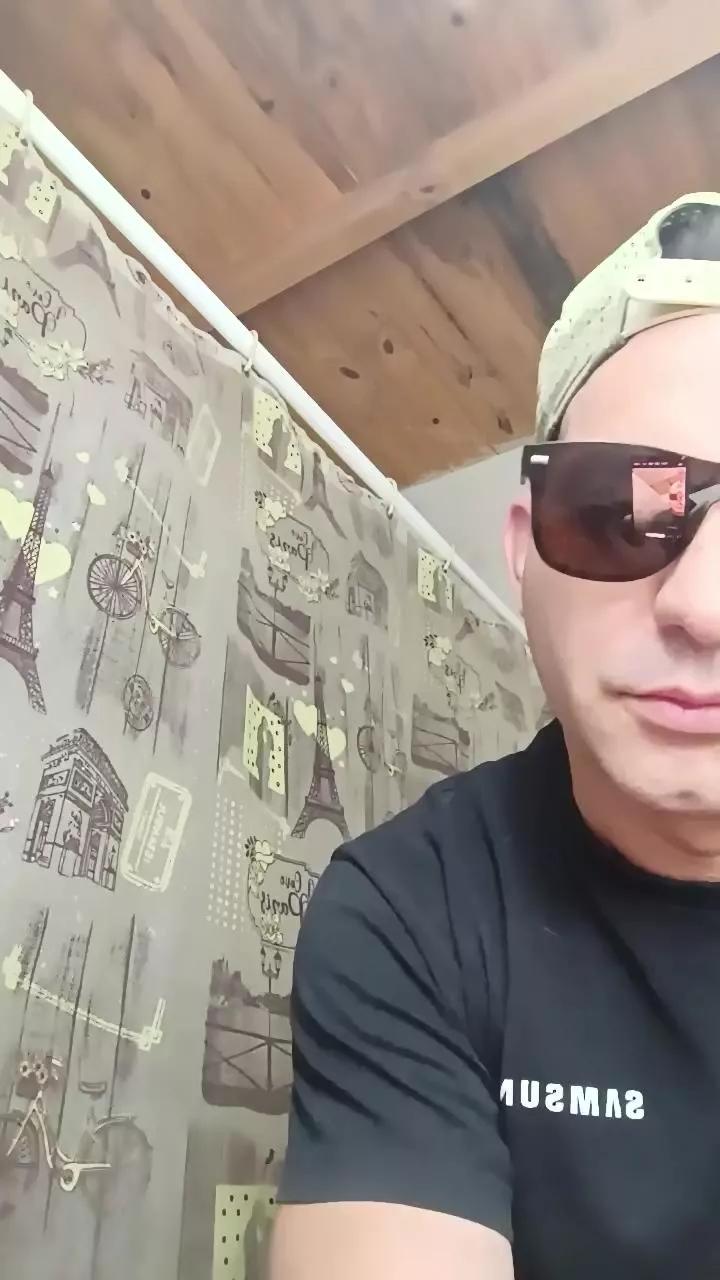 Offline martin2628 on Cam4