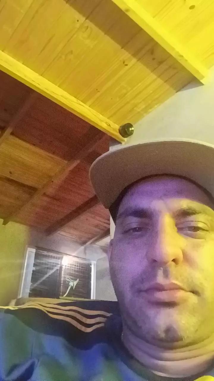 Offline martin2628 on Cam4