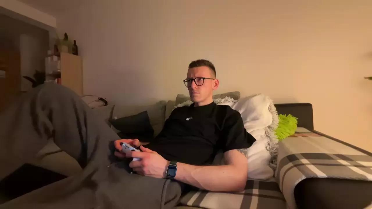 Offline MarXas on Cam4