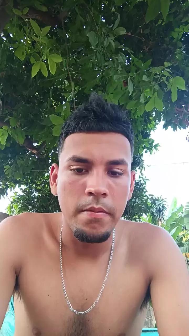 Master_nickboy2 on Cam4 