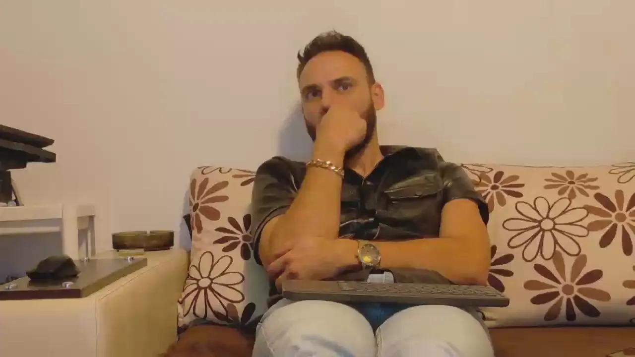 Offline master_roberto on Cam4