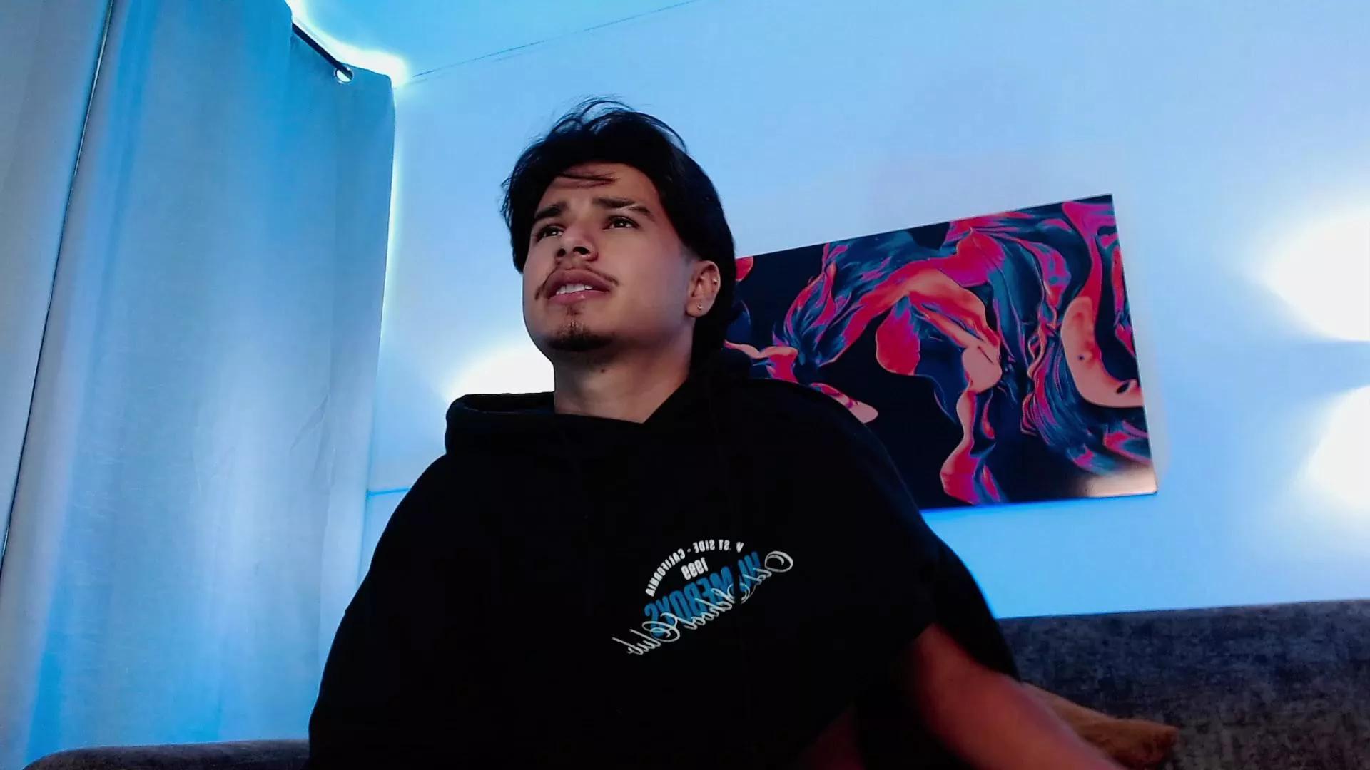 Offline MathewAdamss on Cam4