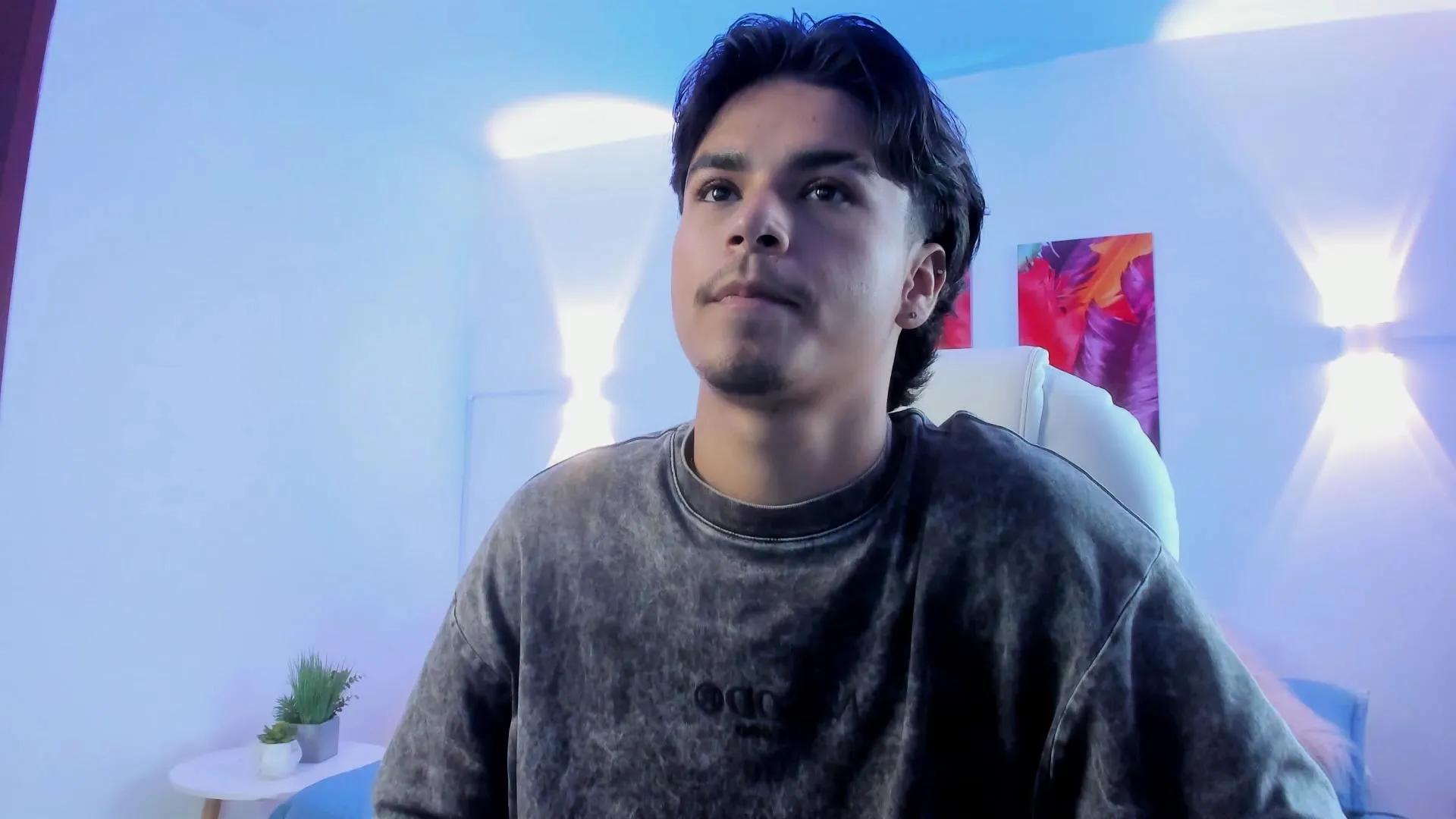 Offline MathewAdamss on Cam4