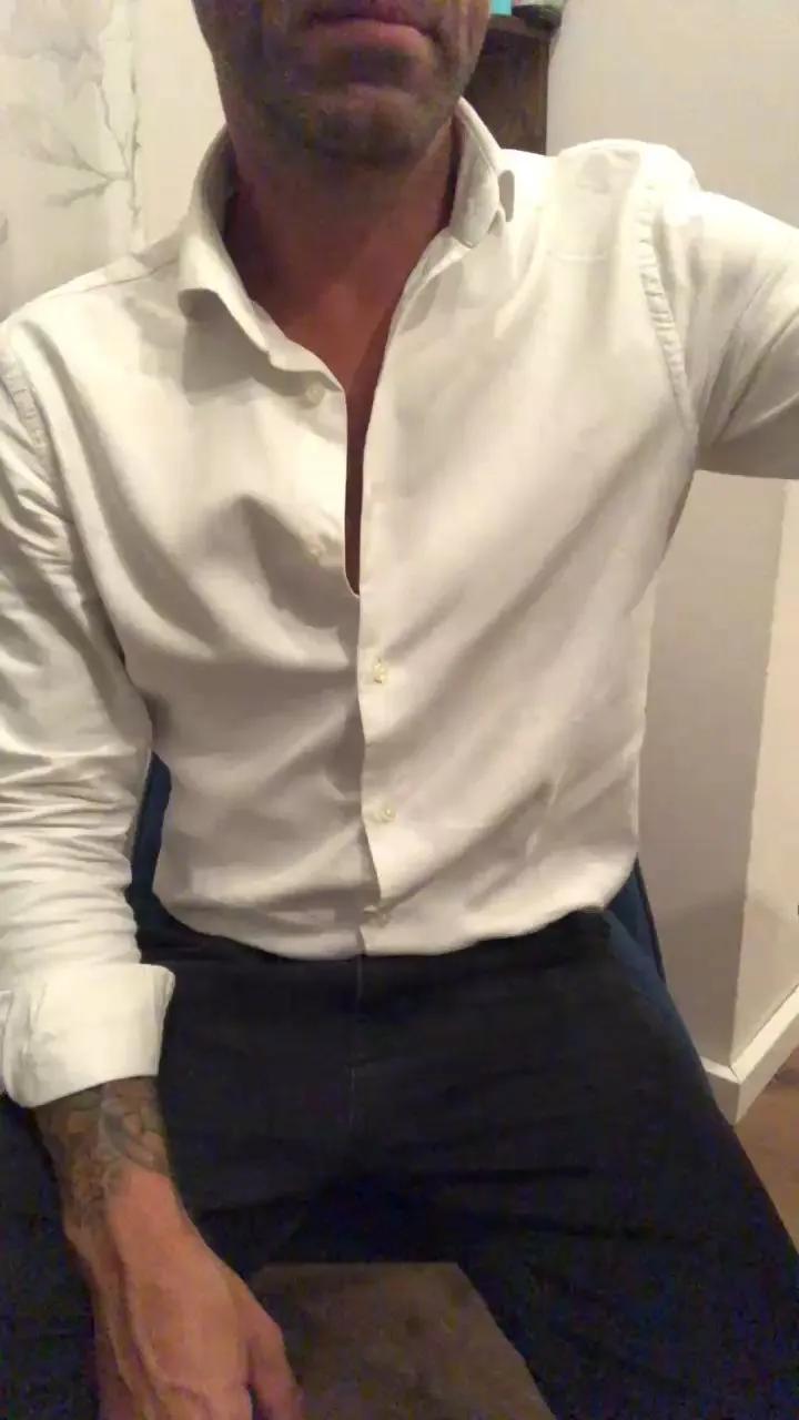 Offline Matteodom85 on Cam4