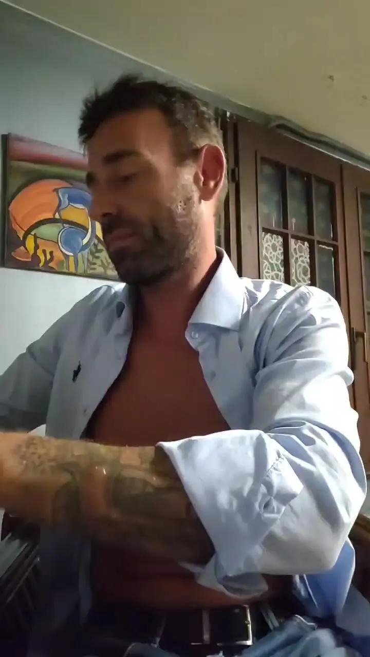 Offline Matteodom85 on Cam4