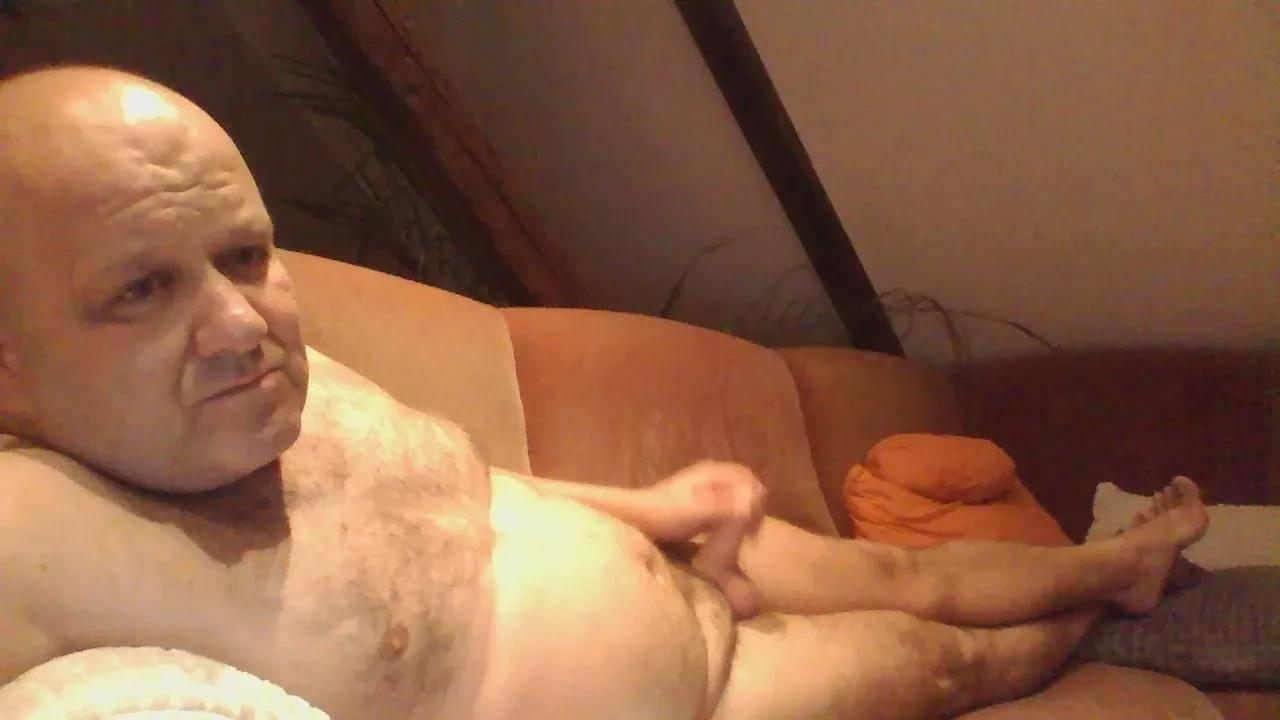 Offline matthimaus on Cam4